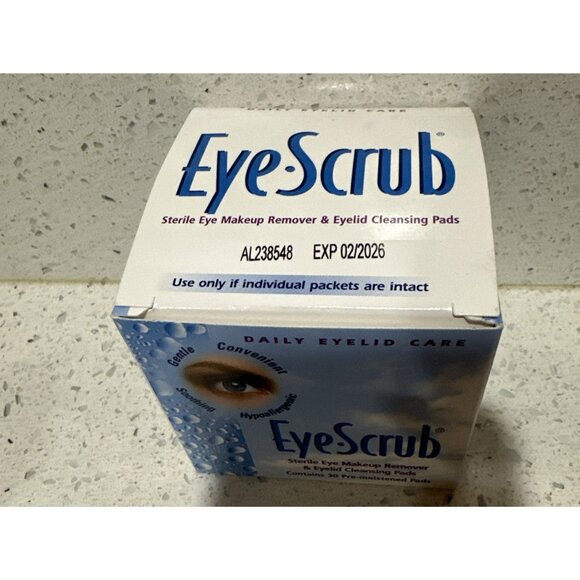 Alcon Eye Scrub Sterile Eye Makeup Remover Eyelid Cleansing Pads 30ct Exp. 02/26 - Picture 2 of 2